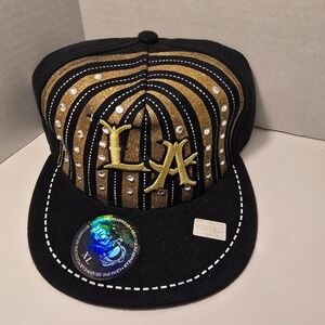 0043NWT HOWD Black & Gold "LA" size XL‎ ball caps.